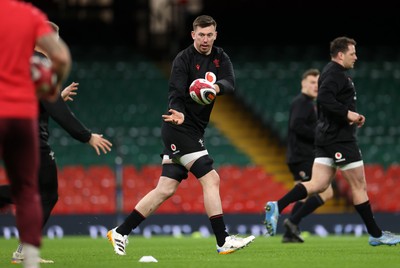 140226 - Wales Rugby Captains Run ahead of their Six Nations game against France tomorrow - Adam Beard during training
