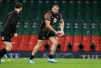 140226 - Wales Rugby Captains Run ahead of their Six Nations game against France tomorrow - Nicky Smith during training