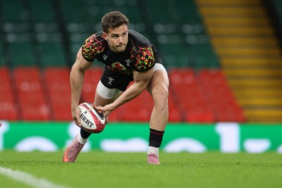 140226 - Wales Rugby Captains Run ahead of their Six Nations game against France tomorrow - Kieran Hardy during training
