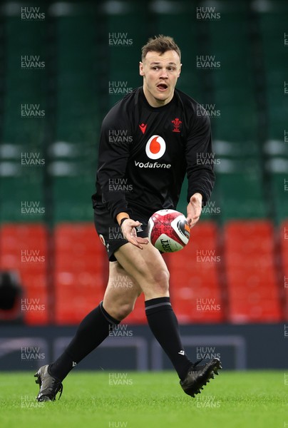 140226 - Wales Rugby Captains Run ahead of their Six Nations game against France tomorrow - Jarrod Evans during training
