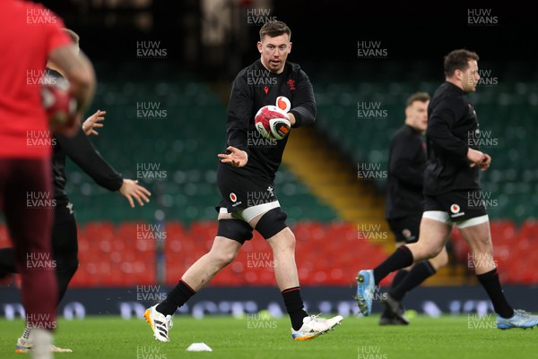 140226 - Wales Rugby Captains Run ahead of their Six Nations game against France tomorrow - Adam Beard during training