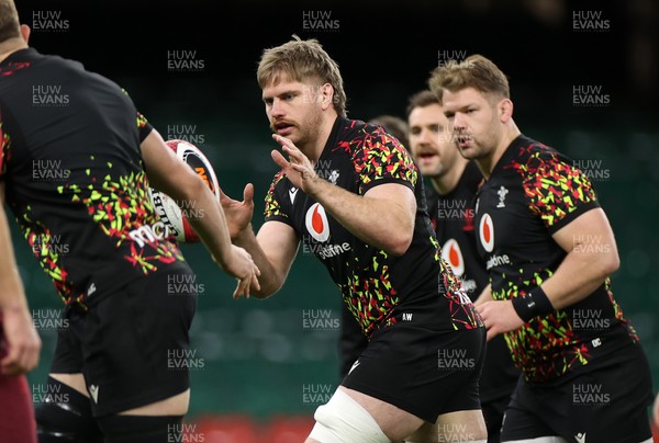 140226 - Wales Rugby Captains Run ahead of their Six Nations game against France tomorrow - Aaron Wainwright during training