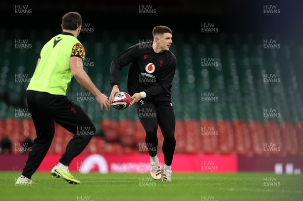 140226 - Wales Rugby Captains Run ahead of their Six Nations game against France tomorrow - Joe Hawkins during training