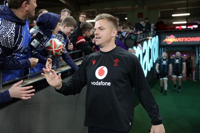 140325 - Wales Rugby Captains Run the day before their final Six Nations game against England - Gareth Anscombe during training