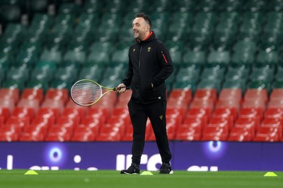 140325 - Wales Rugby Captains Run the day before their final Six Nations game against England - Matt Sherratt, Head Coach during training