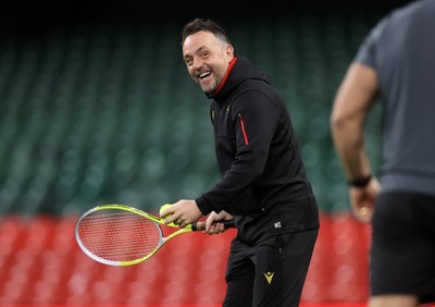 140325 - Wales Rugby Captains Run the day before their final Six Nations game against England - Matt Sherratt, Head Coach during training