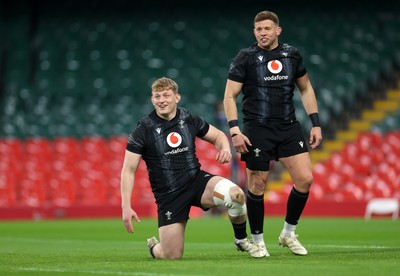 140325 - Wales Rugby Captains Run the day before their final Six Nations game against England - Jac Morgan and Elliot Dee during training