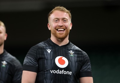 140325 - Wales Rugby Captains Run the day before their final Six Nations game against England - Tommy Reffell during training