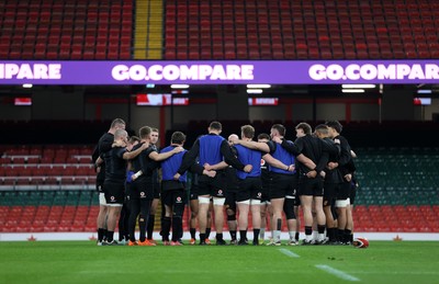 140325 - Wales Rugby Captains Run the day before their final Six Nations game against England - Wales team huddle