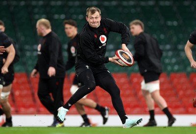 140325 - Wales Rugby Captains Run the day before their final Six Nations game against England - Nick Tompkins during training