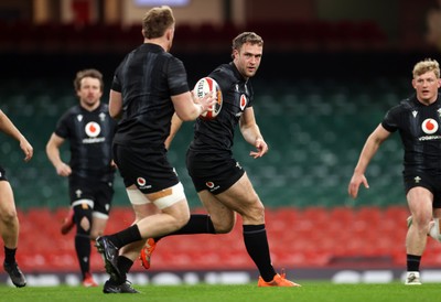 140325 - Wales Rugby Captains Run the day before their final Six Nations game against England - Max Llewellyn during training