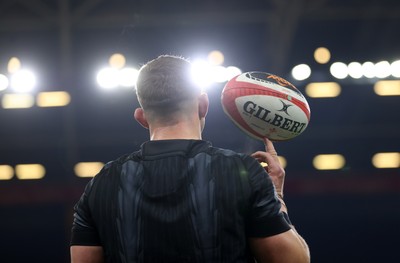 140325 - Wales Rugby Captains Run the day before their final Six Nations game against England - Elliot Dee during training