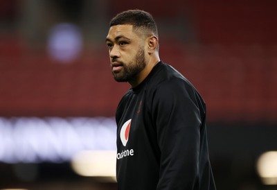 140325 - Wales Rugby Captains Run the day before their final Six Nations game against England - Taulupe Faletau during training