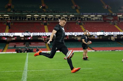 140325 - Wales Rugby Captains Run the day before their final Six Nations game against England - Gareth Anscombe during training