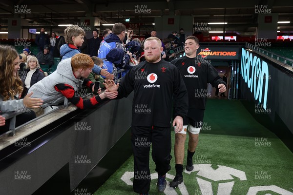 140325 - Wales Rugby Captains Run the day before their final Six Nations game against England - Keiron Assiratti during training