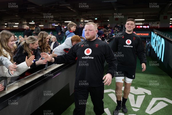 140325 - Wales Rugby Captains Run the day before their final Six Nations game against England - Keiron Assiratti during training