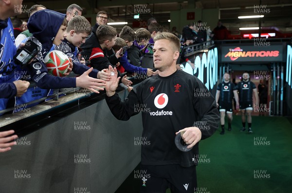 140325 - Wales Rugby Captains Run the day before their final Six Nations game against England - Gareth Anscombe during training