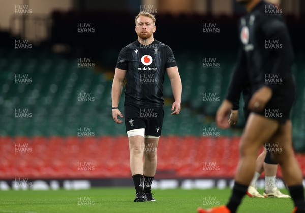 140325 - Wales Rugby Captains Run the day before their final Six Nations game against England - Tommy Reffell during training