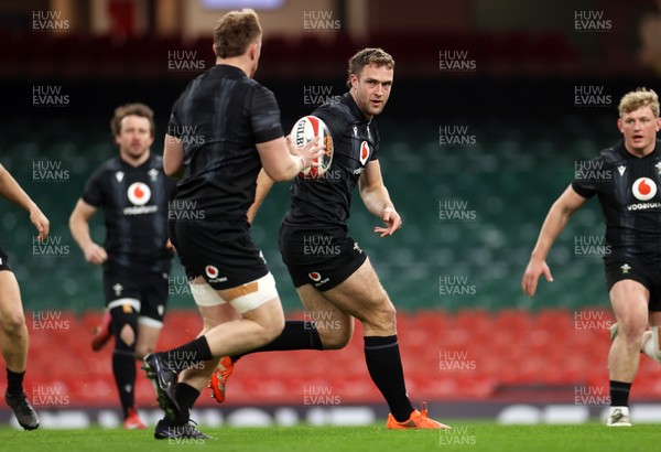 140325 - Wales Rugby Captains Run the day before their final Six Nations game against England - Max Llewellyn during training