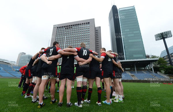 140613 - Wales Rugby Captains Run -Players during training