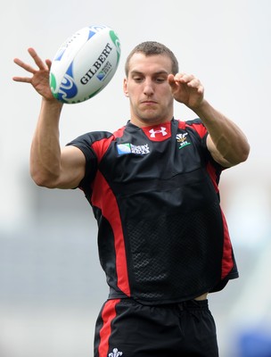 14.10.11 - Wales Rugby Captains Run - Sam Warburton during training. 