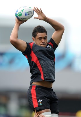 14.10.11 - Wales Rugby Captains Run - Toby Faletau during training. 
