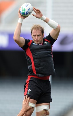 14.10.11 - Wales Rugby Captains Run - Alun Wyn Jones during training. 