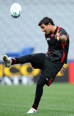 14.10.11 - Wales Rugby Captains Run - Mike Phillips during training. 