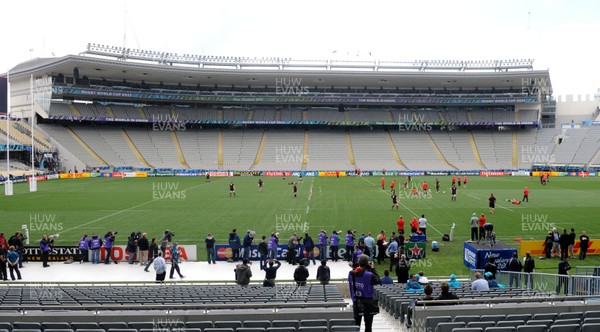 14.10.11 - Wales Rugby Captains Run - Wales players during training at Eden Park, Auckland. 