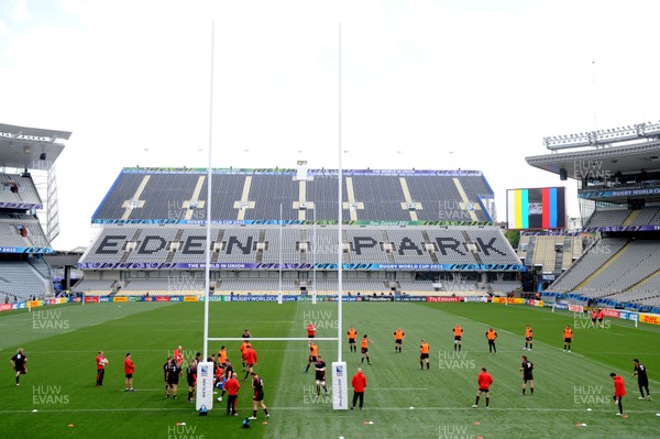 14.10.11 - Wales Rugby Captains Run - Wales players during training at Eden Park, Auckland. 
