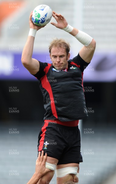 14.10.11 - Wales Rugby Captains Run - Alun Wyn Jones during training. 