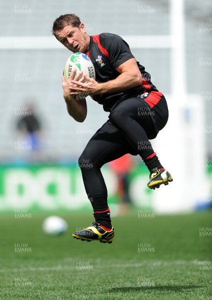 14.10.11 - Wales Rugby Captains Run - Shane Williams during training. 