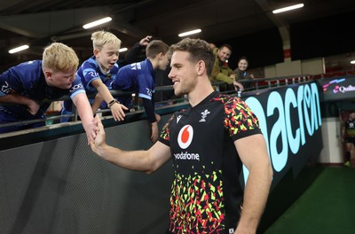 141125 - Wales Rugby Captains Run ahead of their game against Japan - Kieran Hardy during training