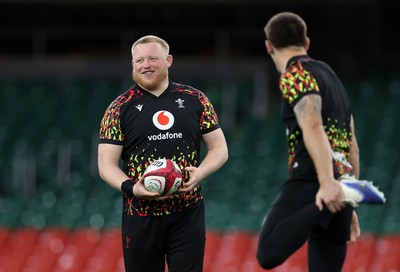 141125 - Wales Rugby Captains Run ahead of their game against Japan - Keiron Assiratti during training