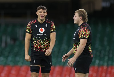 141125 - Wales Rugby Captains Run ahead of their game against Japan - Dafydd Jenkins and Archie Griffin during training