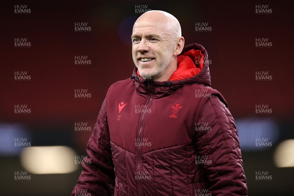 141125 - Wales Rugby Captains Run ahead of their game against Japan - Steve Tandy, Head Coach during training