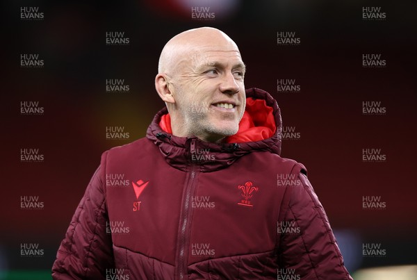 141125 - Wales Rugby Captains Run ahead of their game against Japan - Steve Tandy, Head Coach during training