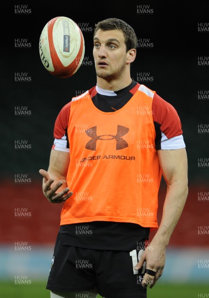 150313 - Wales Rugby Captains Run -Sam Warburton during training