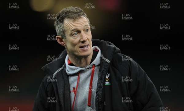 150313 - Wales Rugby Captains Run -Rob Howley during training