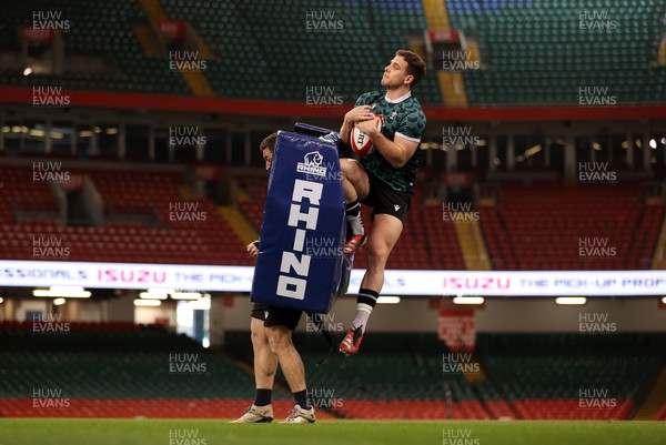 150324 - Wales Rugby Captains Run ahead of their final 6 Nations game against Italy - Kieran Hardy during training