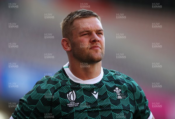 150923 - Wales Rugby Captains Run ahead of their Rugby World Cup game against Portugal - Dan Lydiate during training