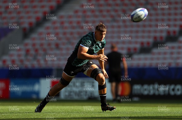 150923 - Wales Rugby Captains Run ahead of their Rugby World Cup game against Portugal - Dafydd Jenkins during training