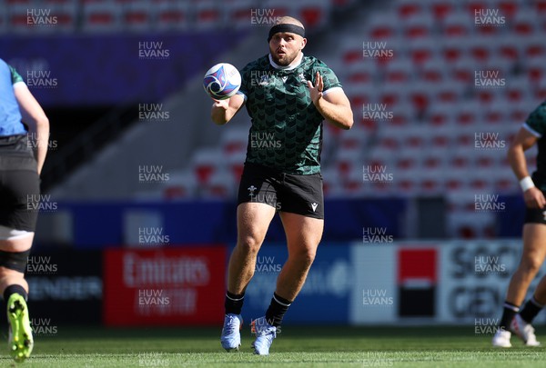 150923 - Wales Rugby Captains Run ahead of their Rugby World Cup game against Portugal - Nicky Smith during training