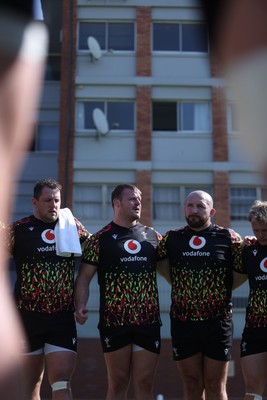 170726 - Wales Rugby Captains Run in Durban ahead of their Nations Championship game against South Africa tomorrow - Dewi Lake speaks in the team huddle