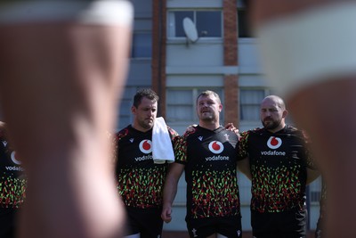 170726 - Wales Rugby Captains Run in Durban ahead of their Nations Championship game against South Africa tomorrow - Dewi Lake speaks in the team huddle
