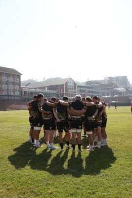 170726 - Wales Rugby Captains Run in Durban ahead of their Nations Championship game against South Africa tomorrow - Wales team huddle