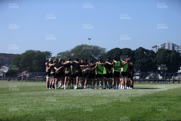 170726 - Wales Rugby Captains Run in Durban ahead of their Nations Championship game against South Africa tomorrow - Wales team huddle