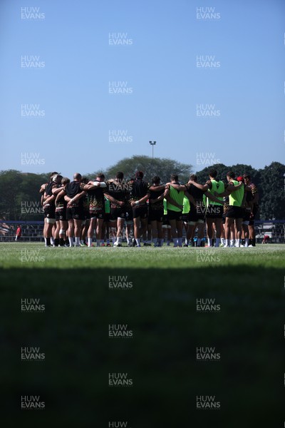 170726 - Wales Rugby Captains Run in Durban ahead of their Nations Championship game against South Africa tomorrow - Wales team huddle