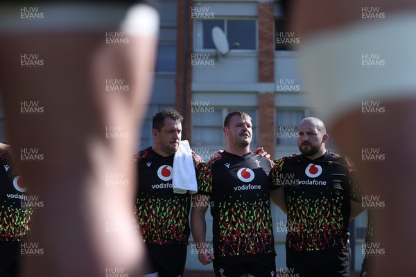 170726 - Wales Rugby Captains Run in Durban ahead of their Nations Championship game against South Africa tomorrow - Dewi Lake speaks in the team huddle