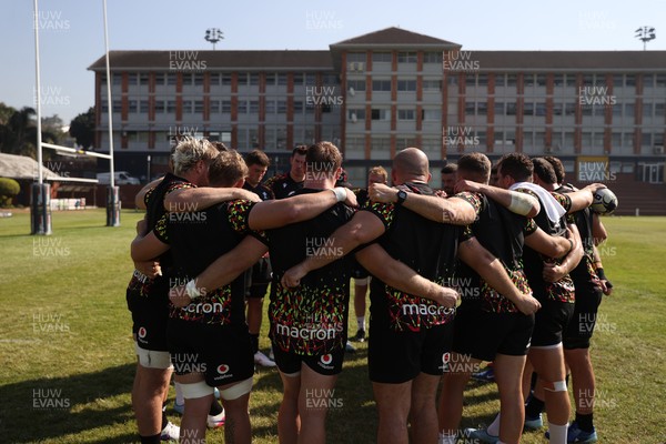 170726 - Wales Rugby Captains Run in Durban ahead of their Nations Championship game against South Africa tomorrow - Wales team huddle
